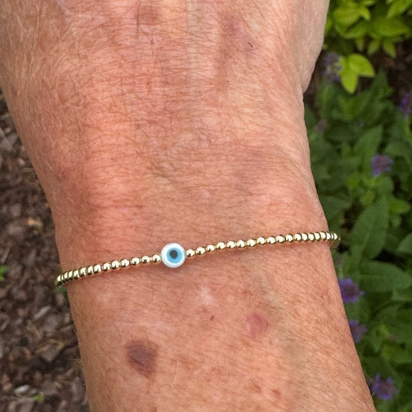 Evil eye Handmade 14k gold filled stretch tiny mother of pearl evil eye bracelet - Picture 8 of 8